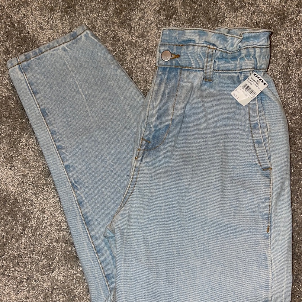 Tilly’s Paperbag Waisted Jeans (New with tags)